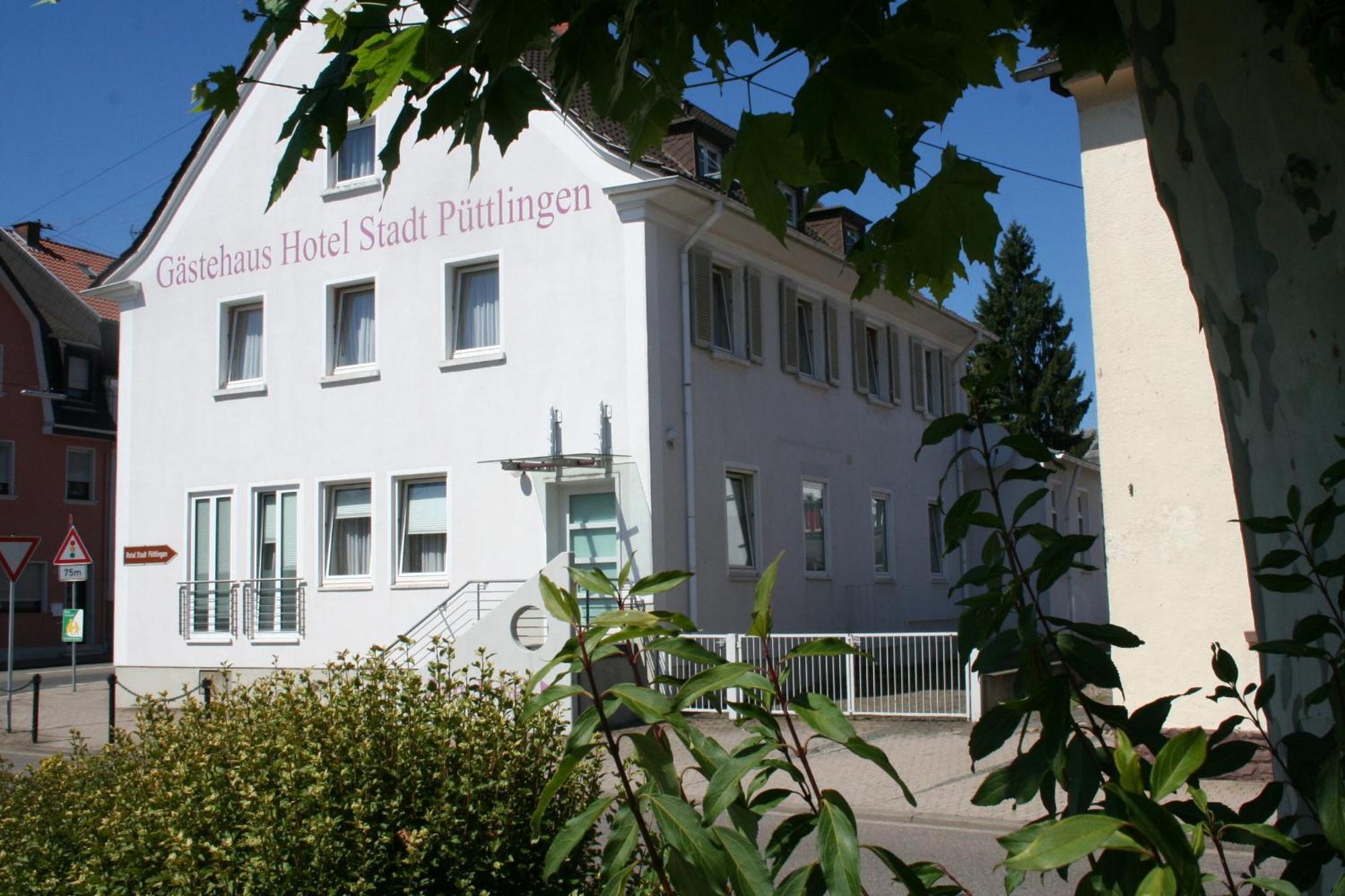 Domizil Alte Post Hotel Puttlingen Bagian luar foto