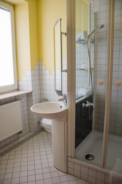 Domizil Alte Post Hotel Puttlingen Bagian luar foto
