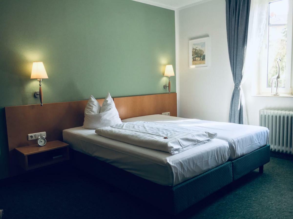 Domizil Alte Post Hotel Puttlingen Bagian luar foto