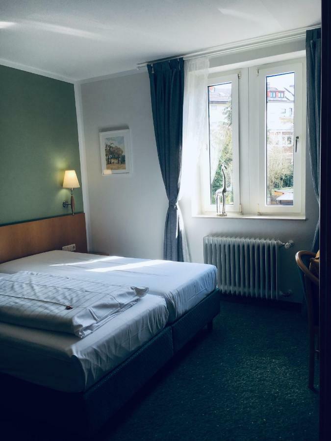 Domizil Alte Post Hotel Puttlingen Bagian luar foto